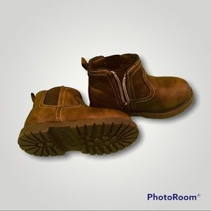 Carter’s brown, suede leather boots for toddler boys. Size 9m.